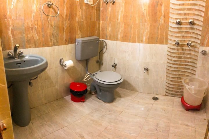 deluxe-I bathroom 3