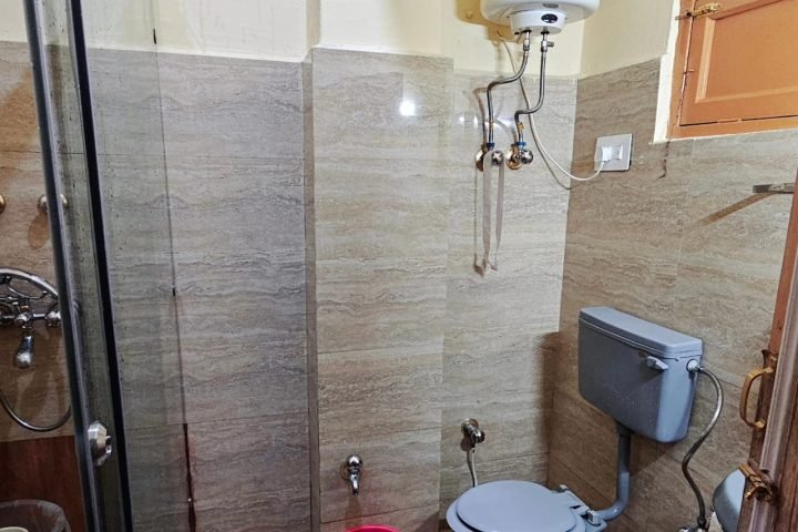 hotel the nest kullu super deluxe room (3)
